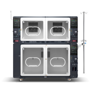 Mindray ViCare U7 stacked ICU cabins with two upper and one lower compartment, side monitor screens, and IV pole